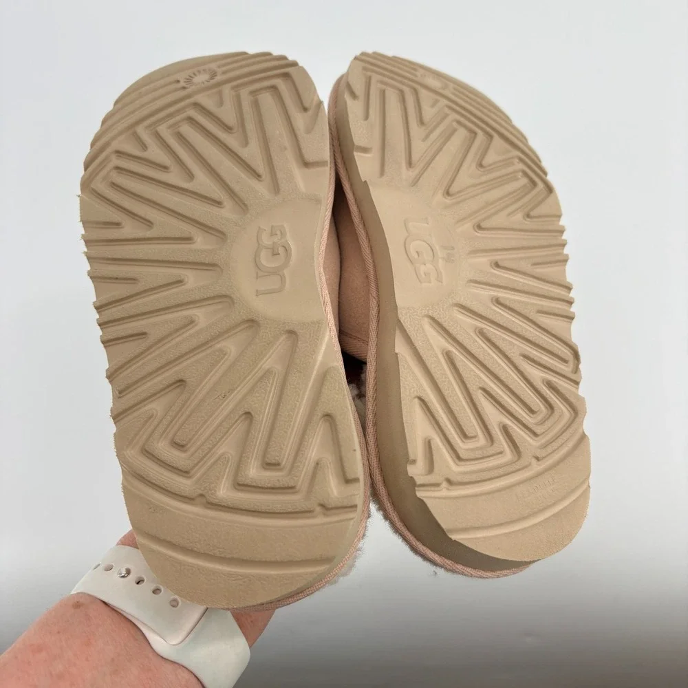 UGG‎ Keegan Big Kid's Size 2 US Pink Suede Shearling Slippers 1126382K